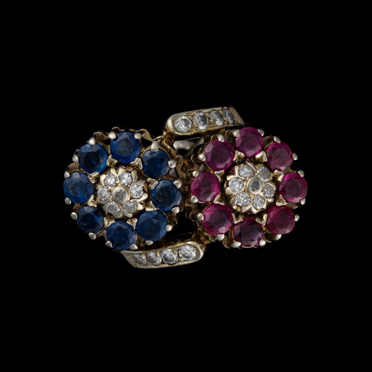 A RING. КОЛЬЦО, платина, бриллианты, рубины, сапфиры. Вес ок. 8,8 гр.