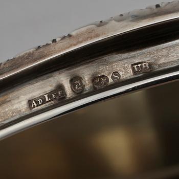 LOCKASKAR, 2  st, silver, Göteborg, 1946 samt importstämplad. Tot vikt 231 g.
