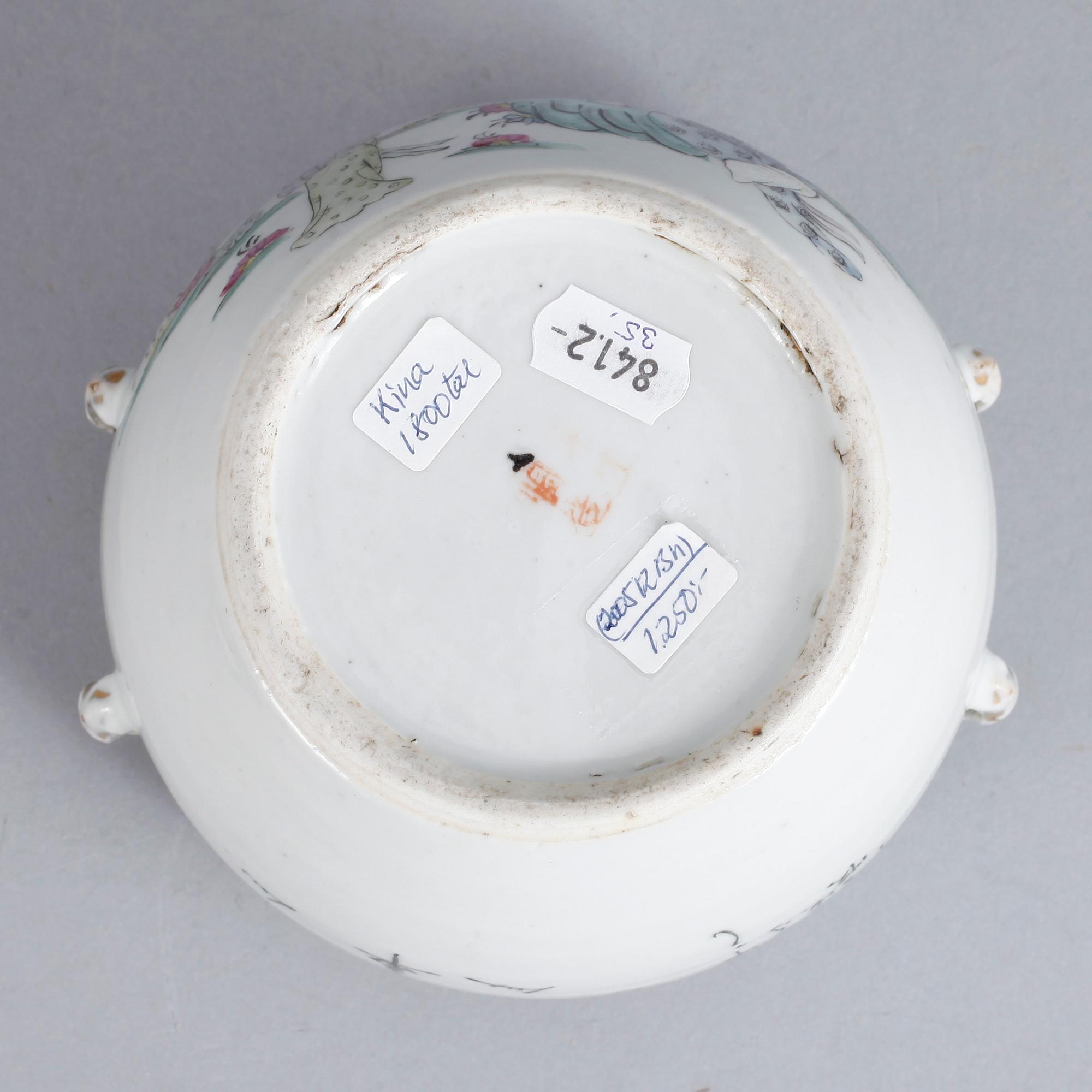 SKÅL MED LOCK, porslin, Kina, 1800/1900-tal.