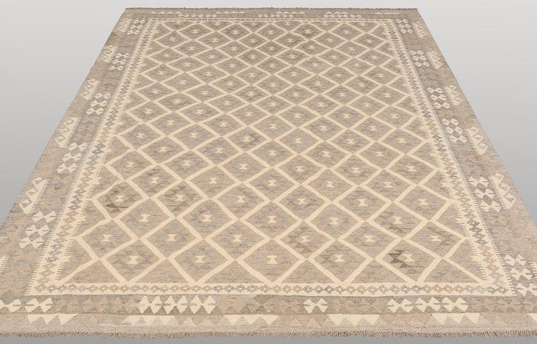 A carpet, Kilim, ca 295 x 211 cm.