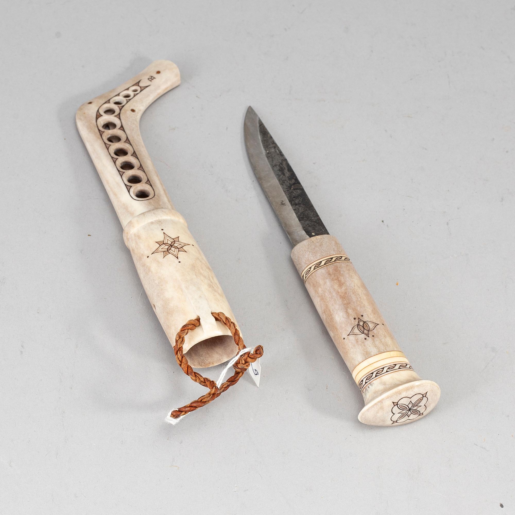 ROLAND LUNDBERG, a Sami reindeer horn knife, piteå, signed.