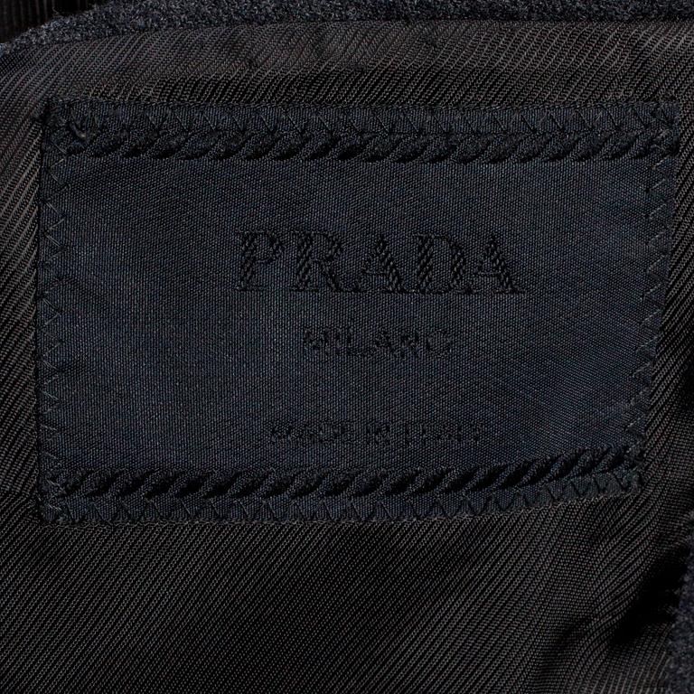 PRADA, herrkostym bestående av kavaj samt byxa.