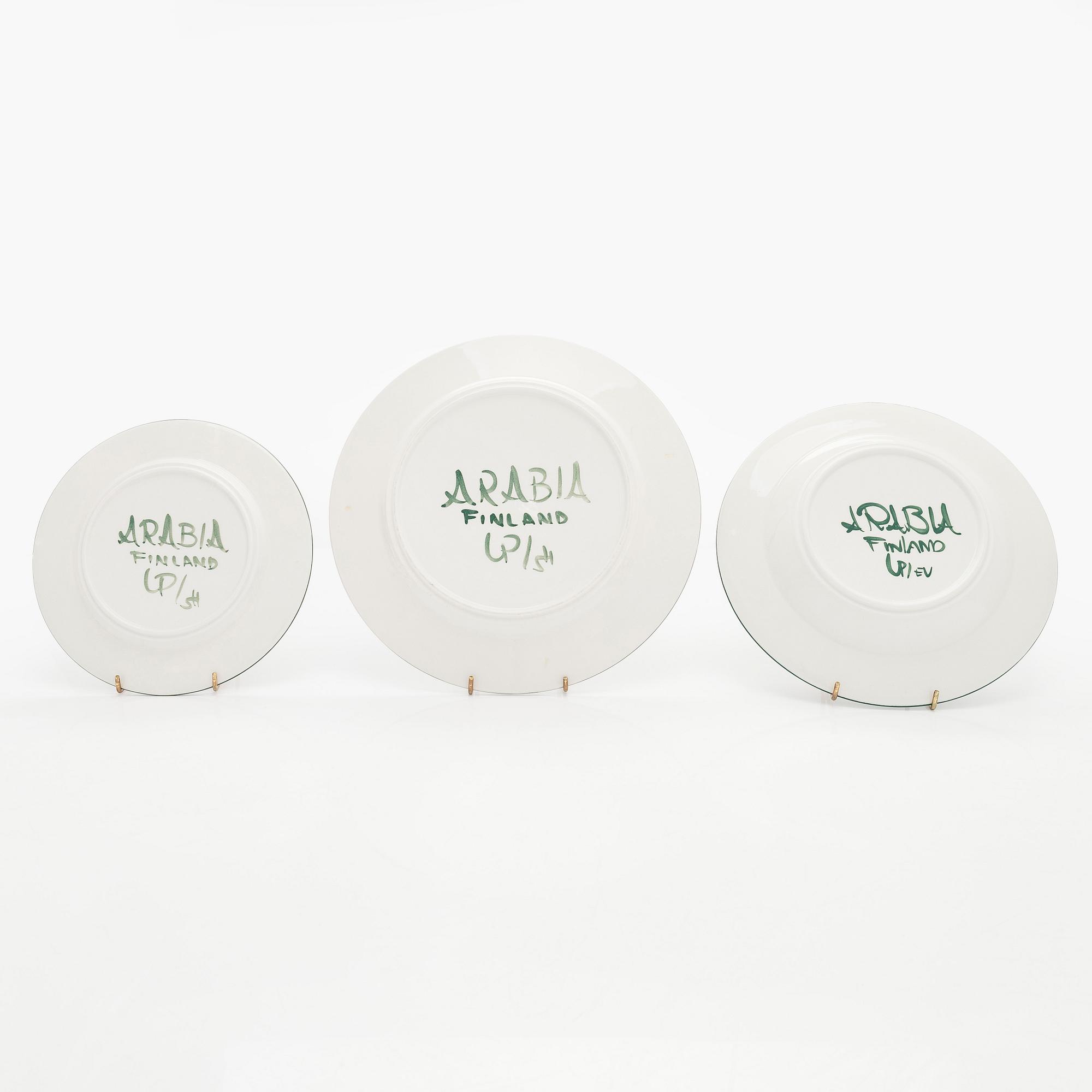 Ulla Procopé, lautasia, 30 kpl, "Purpurijenkka", signeeratut Arabia Finland UP.