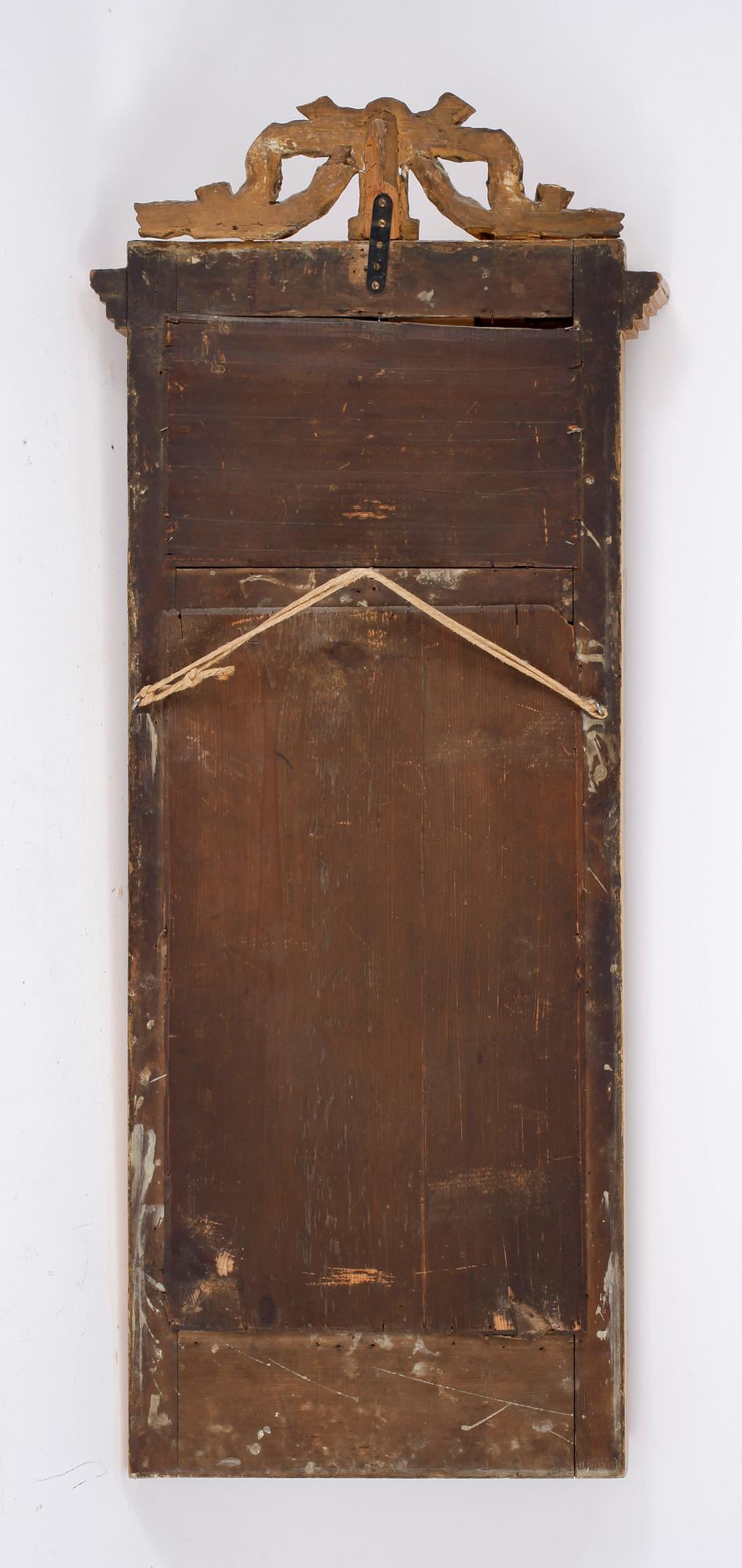 SPEGEL. Gustaviansk, 1700-talets andra hälft.