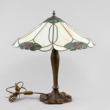 BORDSLAMPA, Tiffanystil, 1900-talets andra hälft.