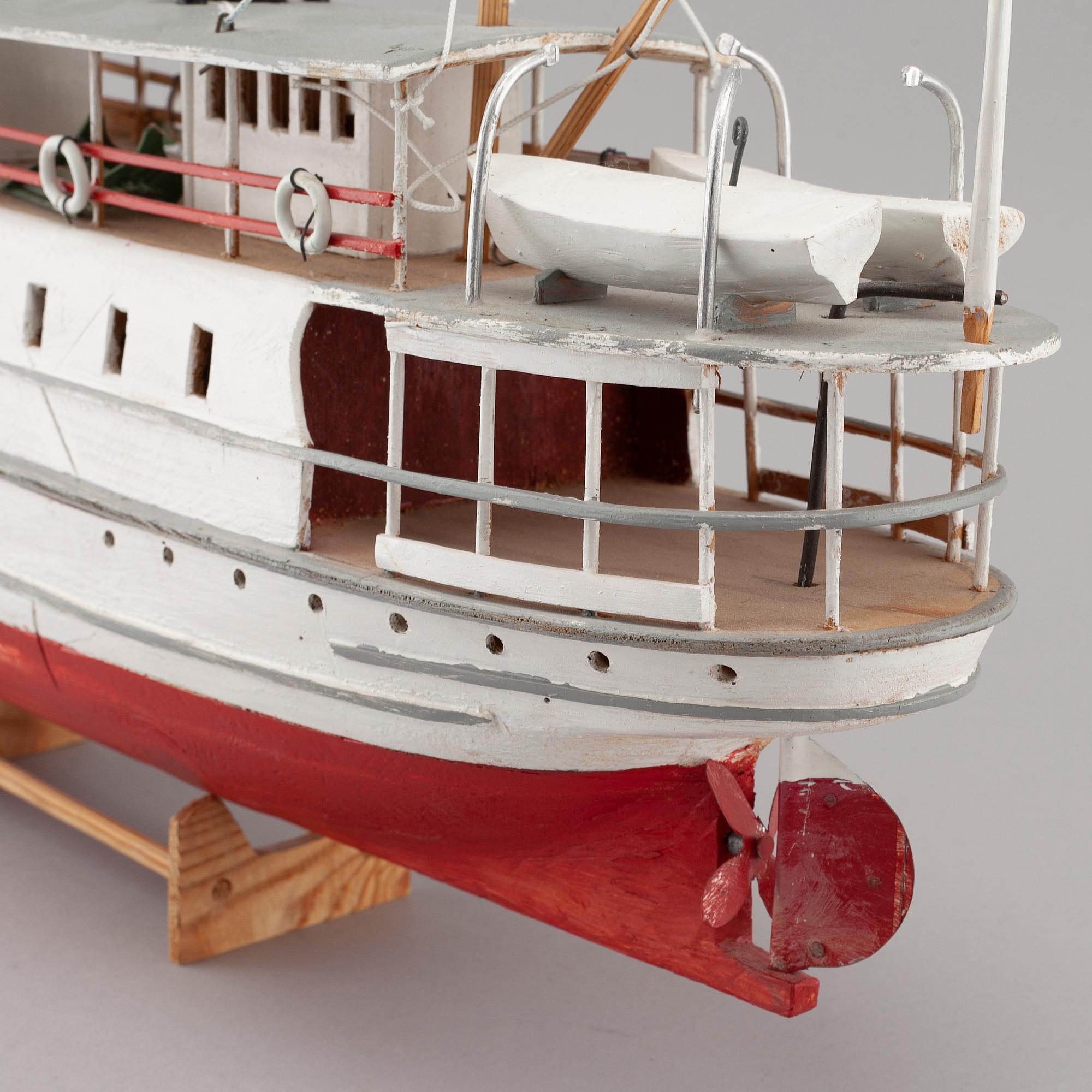 A boat model, second half of the 20th century.