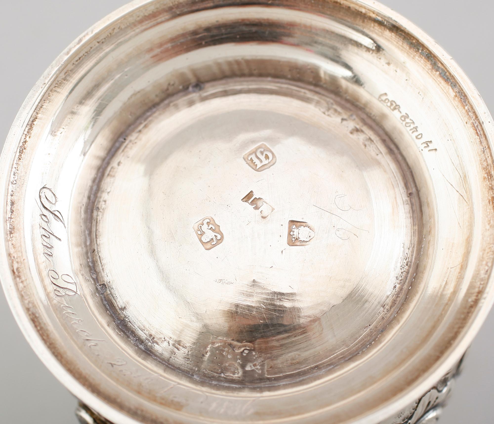 MUGG, silver, Louis Black, London 1763. Vikt ca 330 gram.