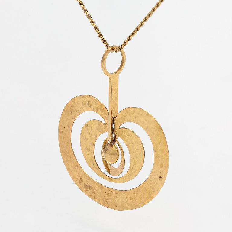 Tapio Wirkkala, pendant, "Apple", 18K gold.