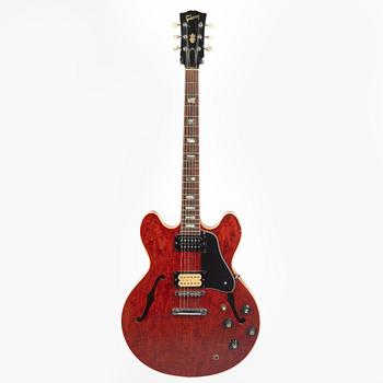 Gibson "ES-335 TDC", semi-acoustic electric guitar, USA, 1967.