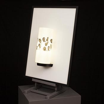 JYRKI VALKOLA
Vesikasveja 2 , 2013. 
Porslin, ädelträ, plexiglas, 73x53x18 cm.