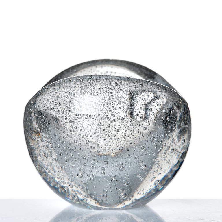 Timo Sarpaneva, "Hiidelhelmi" (Devil’s pearl), skål, Iittala, Finland 1956.