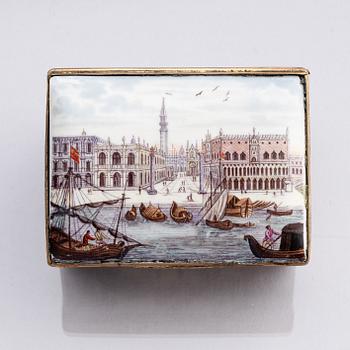 Box, porcelain, probably Germany 17th/18th century, with Venetian motifs.