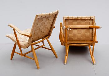 KARMFÅTÖLJER, 1 par, 1900-talets mitt.