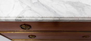 BYRÅ, sengustaviansk, omkring år 1800.