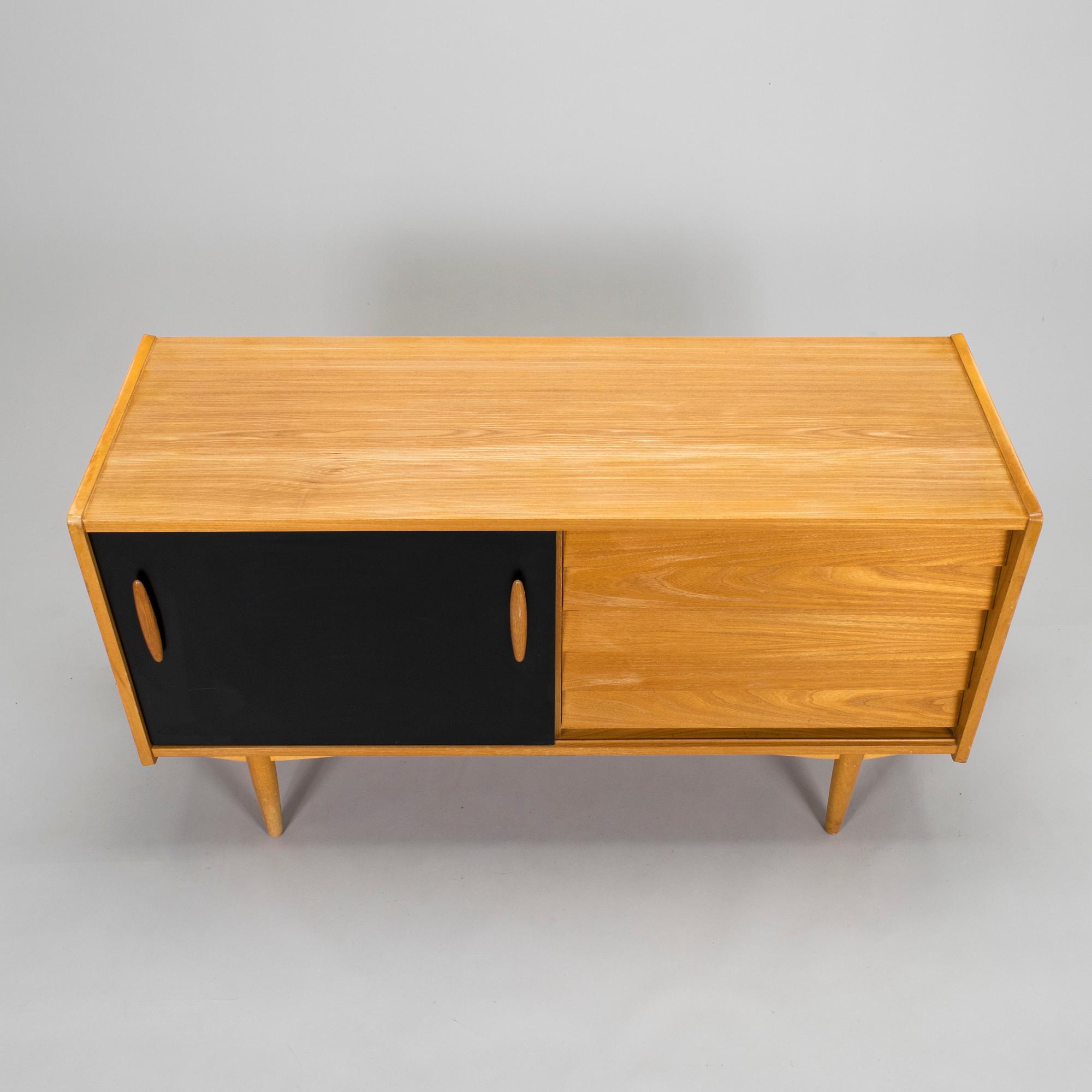 Nils Jonsson, sideboard / skänk, modell 222, (4008) licenstillverkad av Asko, Finland 1950/60-tal.