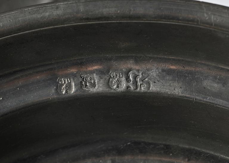 FAT, 3 st, tenn, bl a Gottlov Friedrich Baumann, Hudiksvall, 1825.