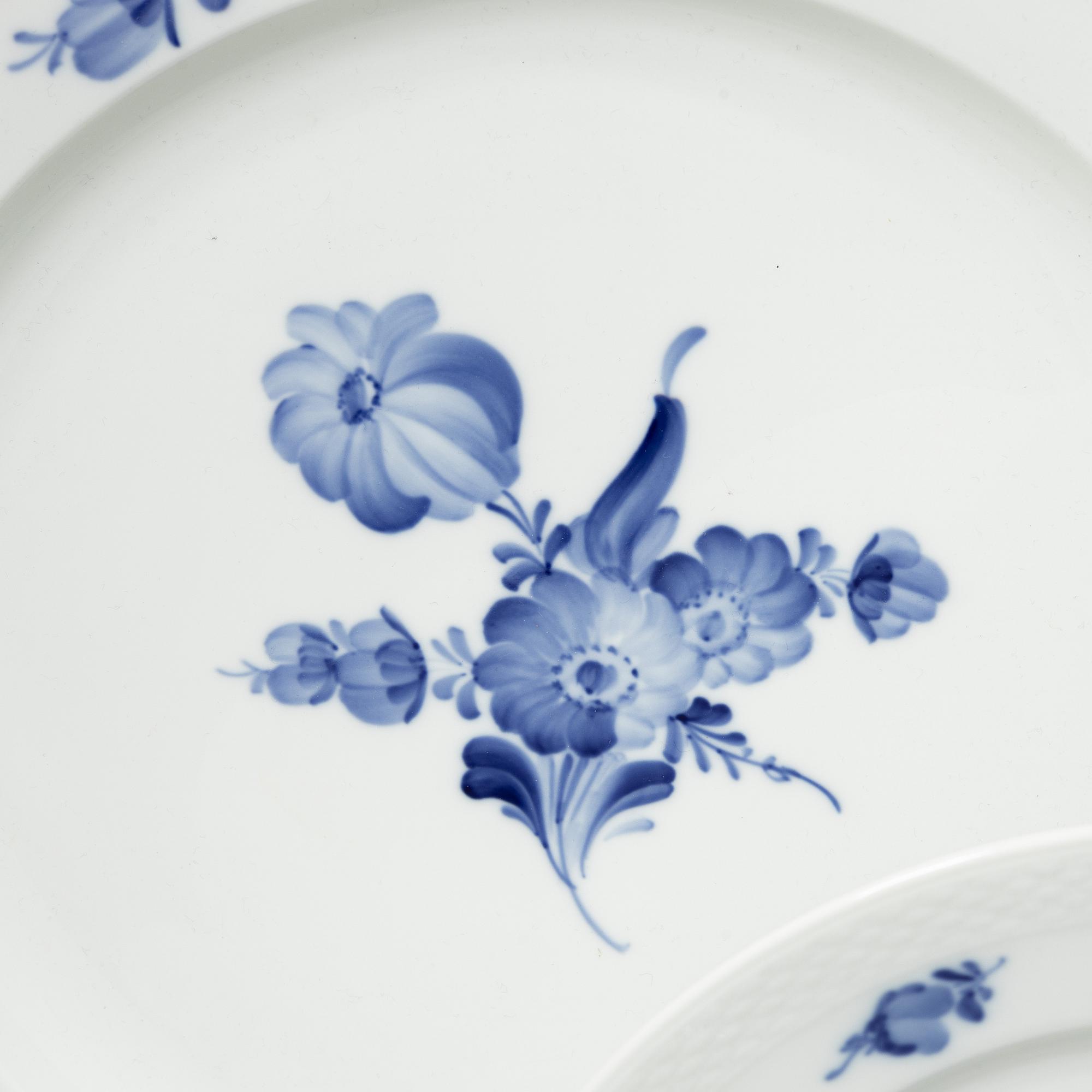 Royal Copenhagen, Dinner and coffee service, 68 pieces, porcelain, Blue Flower.