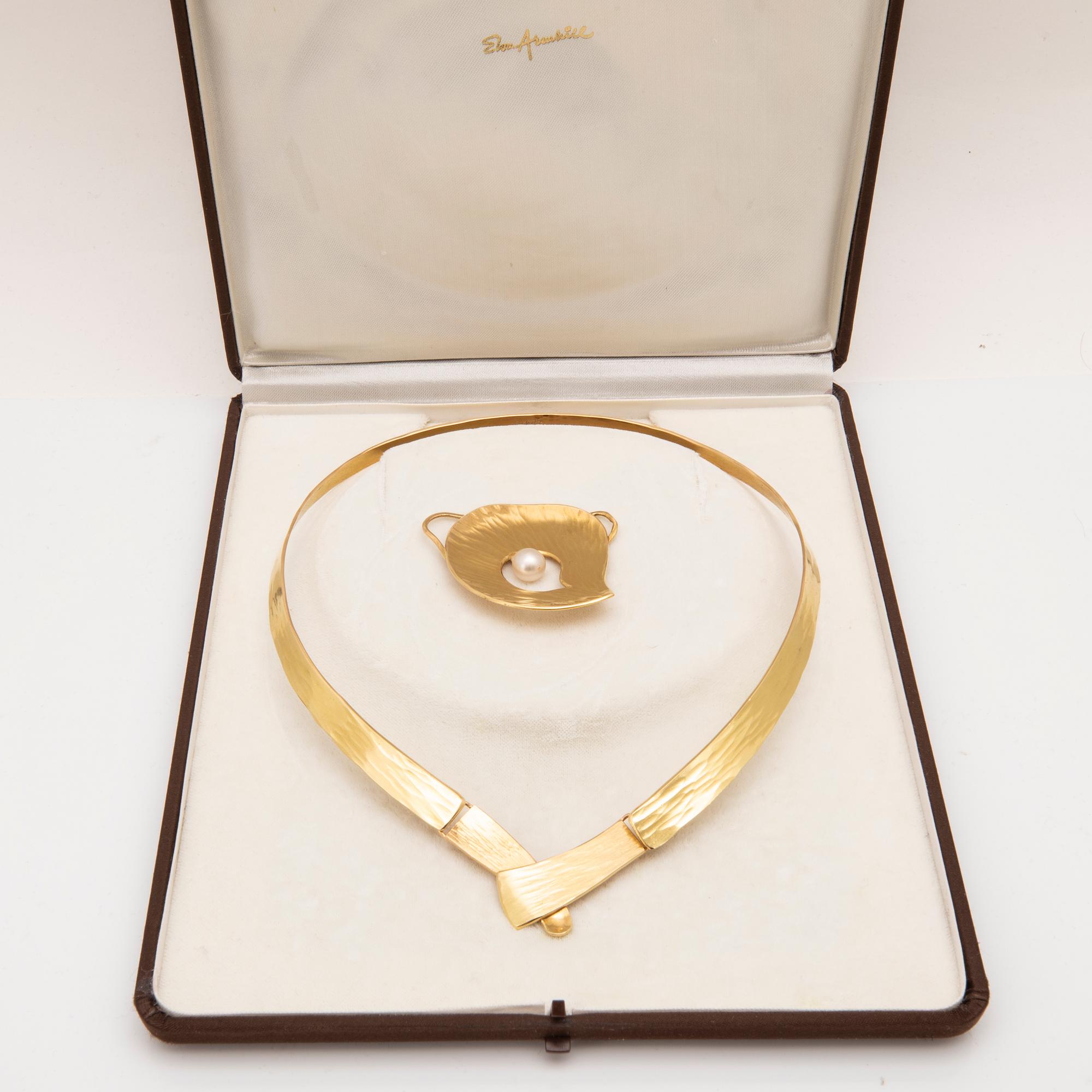 Elon Arenhill, halsband 18K guld och odlad pärla 1992.