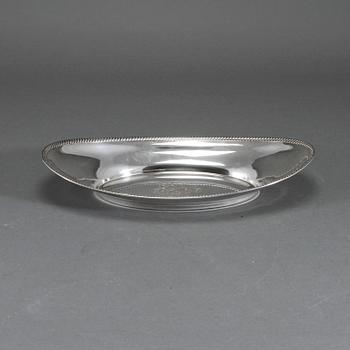 BRÖDFAT, sterlingsilver, 1900-talets andra hälft. Vikt 260 gram.