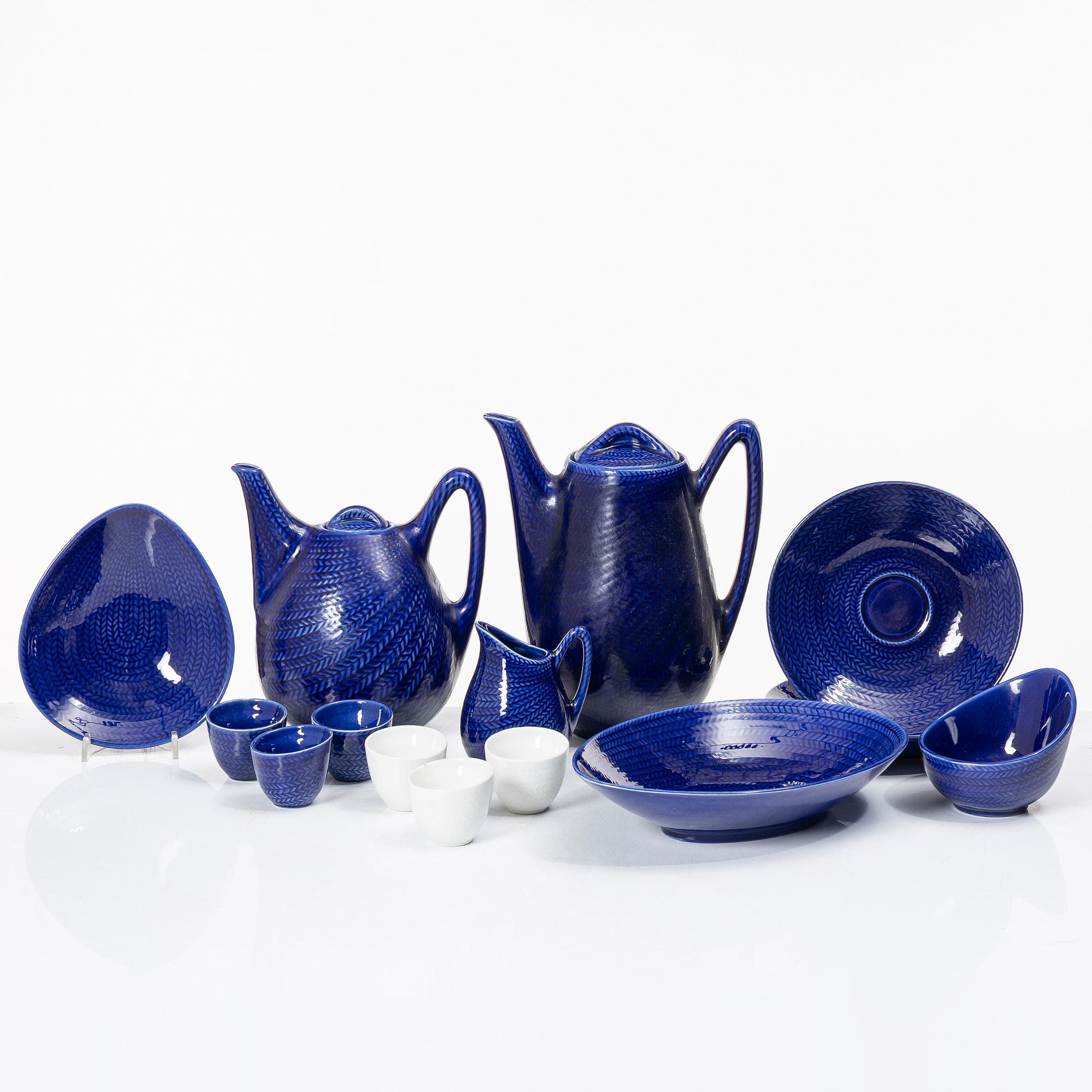 Hertha Bengtson, twelve 'Blå eld' service pieces, Rörstrand.