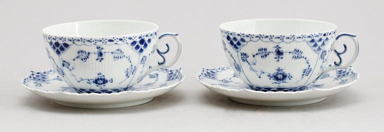 TEKOPPAR MED FAT, 12 st, porslin, Royal Copenhagen.