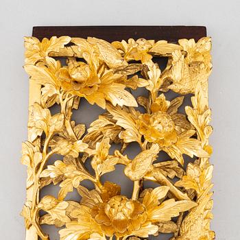 Decorative element, carved and painted wood, China, 19th century.