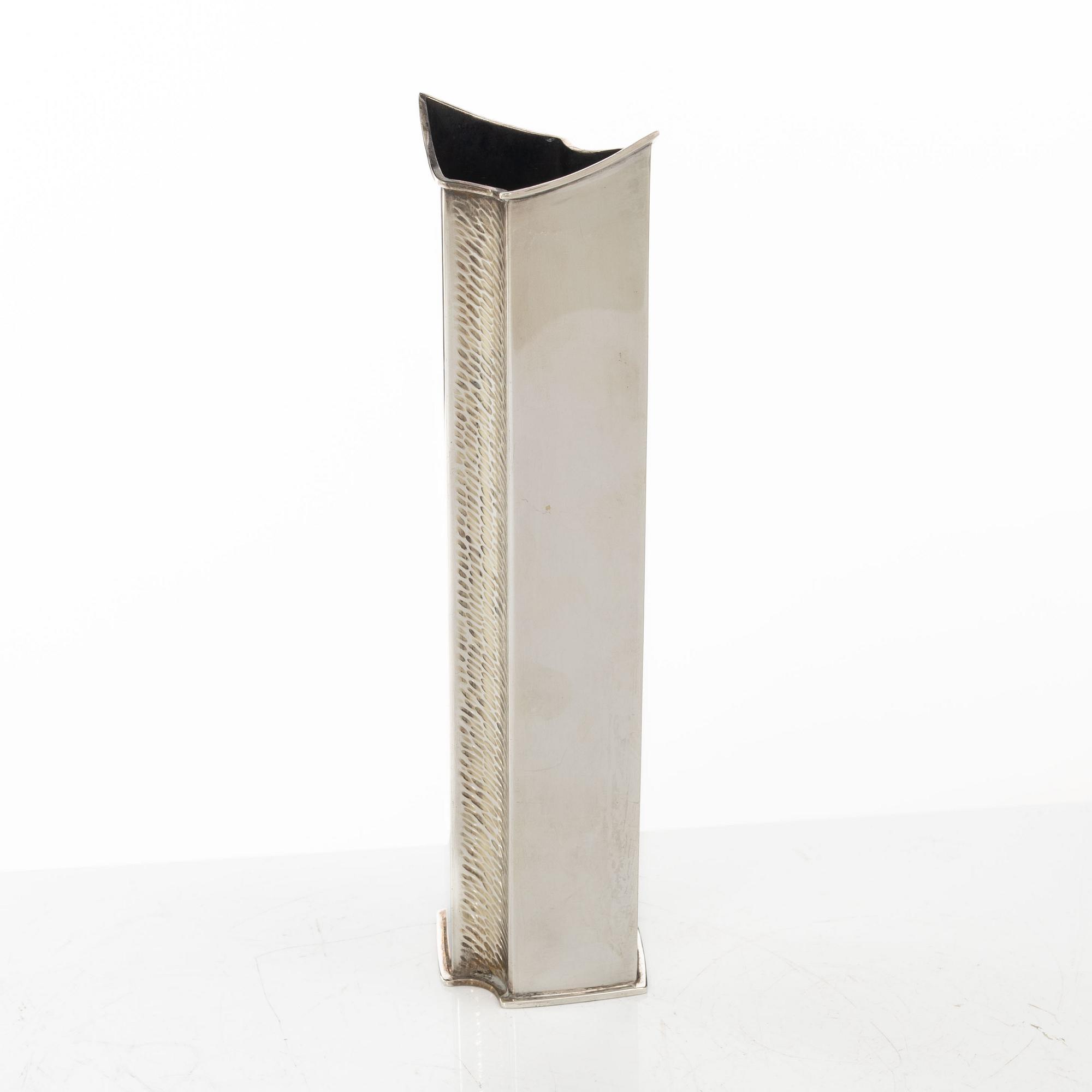 Kaj Blomqvist, vase, silver, Kultakeskus, Hämeenlinna 1968.