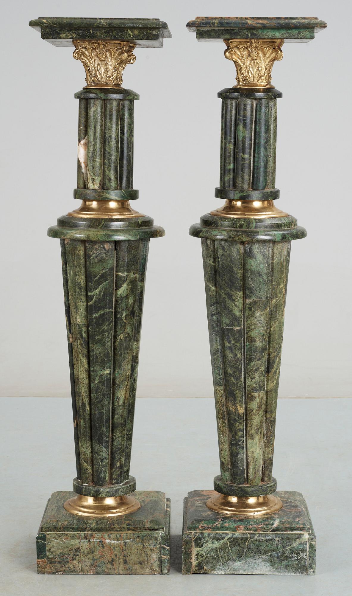 PIEDESTAL, ett par, 1800/1900-tal.