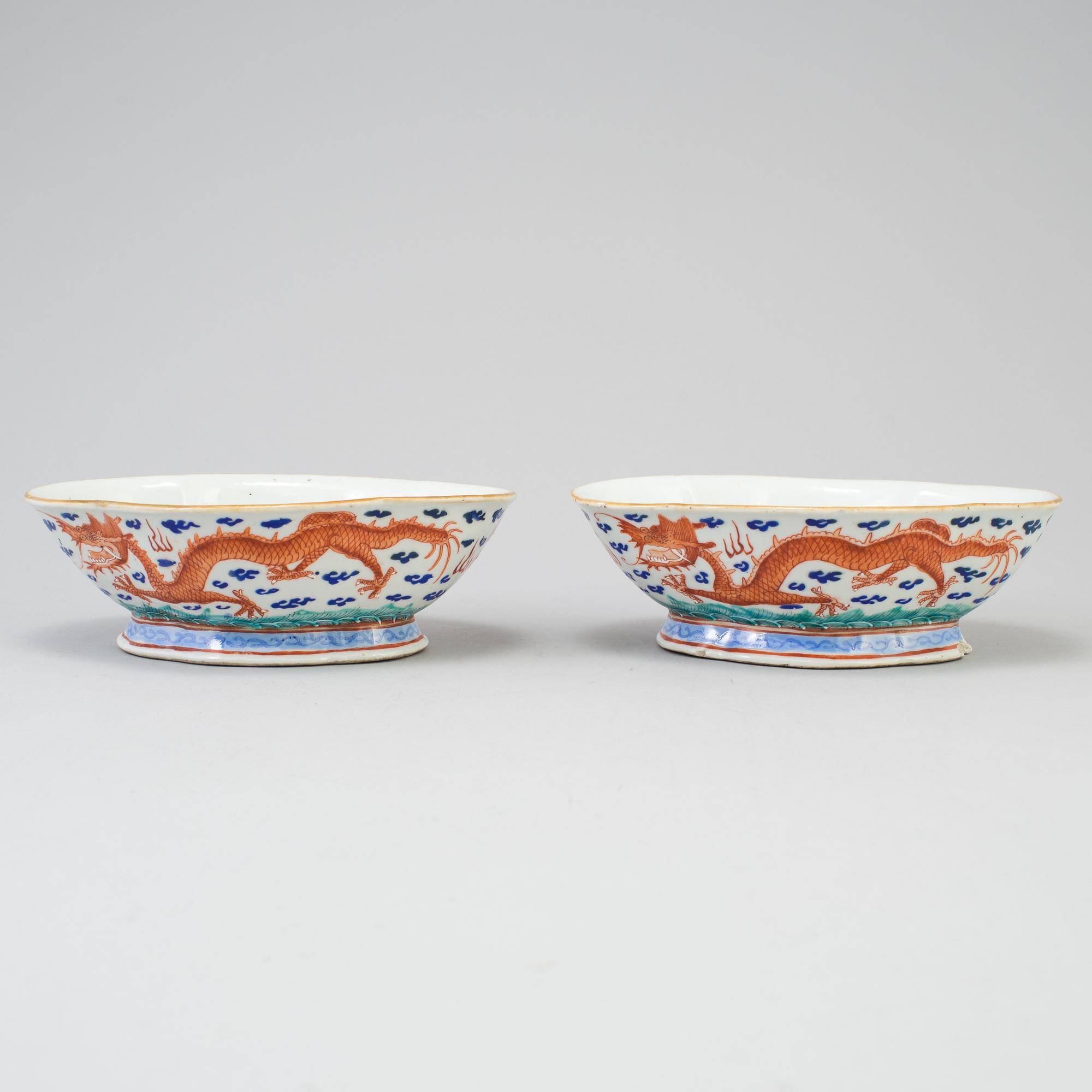 Two chinese famille rose footed dishes. Qing dynasty, Tongzhi mark and period (1862-1874).