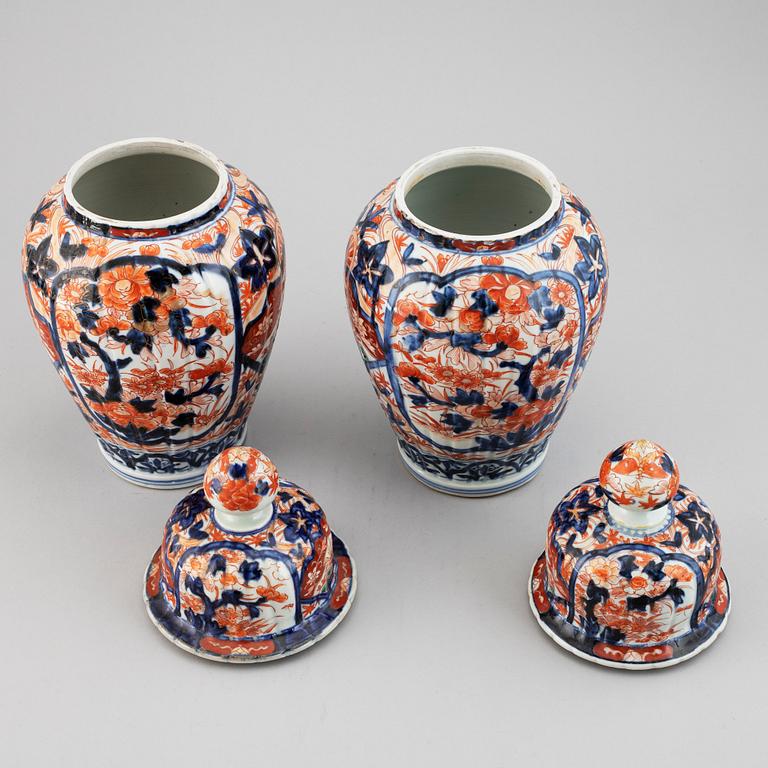 A pair of imari vases with covers, Japan, Meiji (1868-1912).