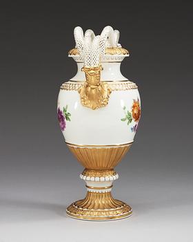 A large Meissen vase, ca 1900.