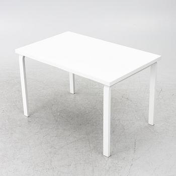 Alvar Aalto, Table, Artek, 2000.
