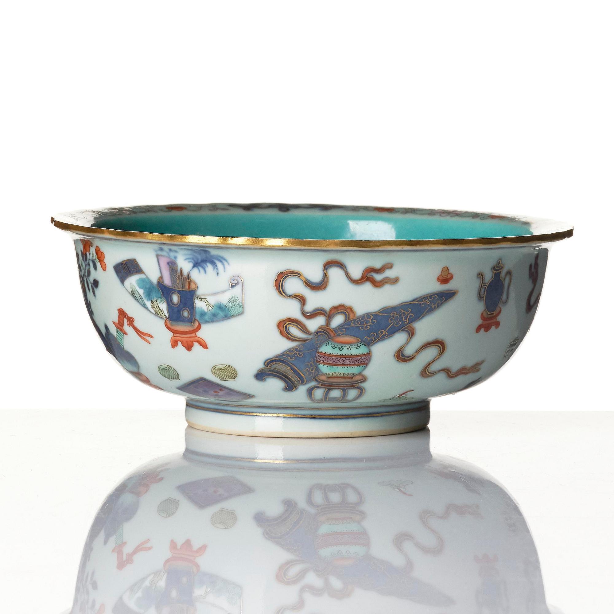 A Chinese bowl, Qing dynasty with Daoguang mark and of the period (1821-50).