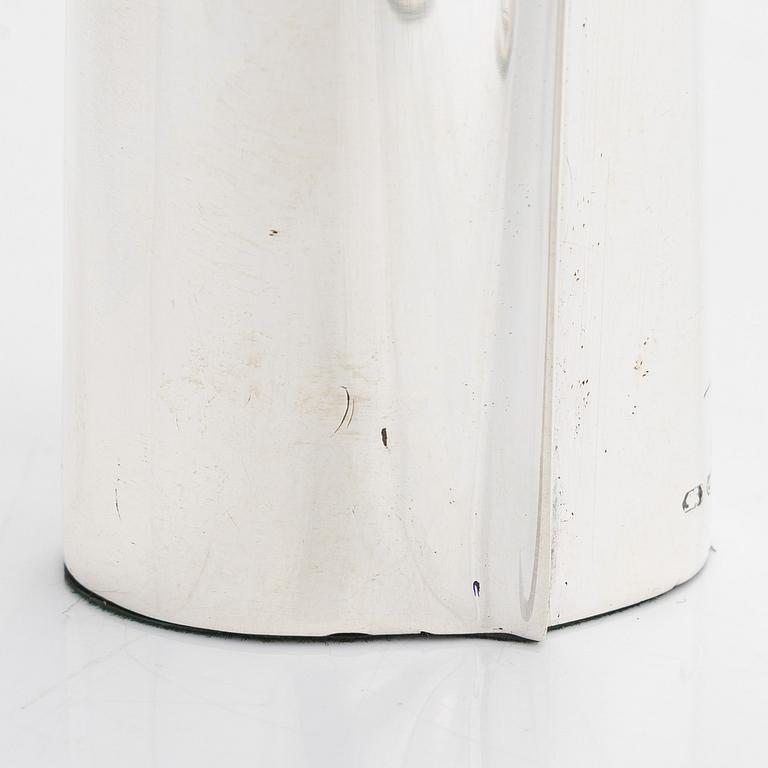 Tapio Wirkkala, Two sterling silver vases, 'TW 36', Kultakeskus Hämeenlinna, 1959.