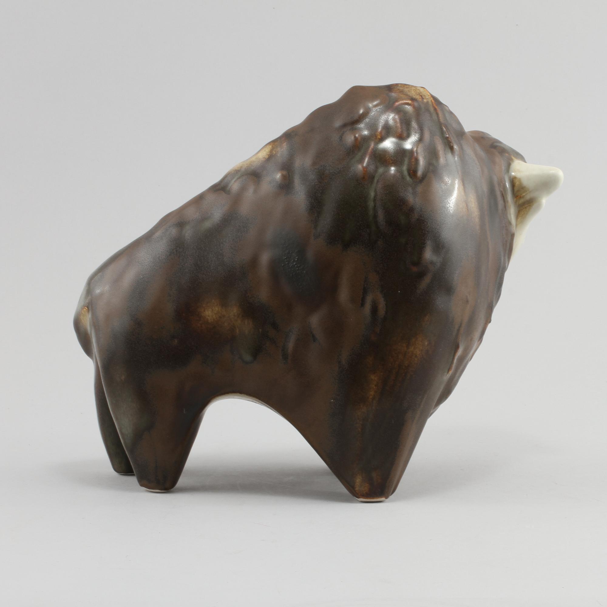 FIGURIN, stengods,Taisto Kaasinen, Arabia, monogramsignerad, 1900-talets andra hälft.