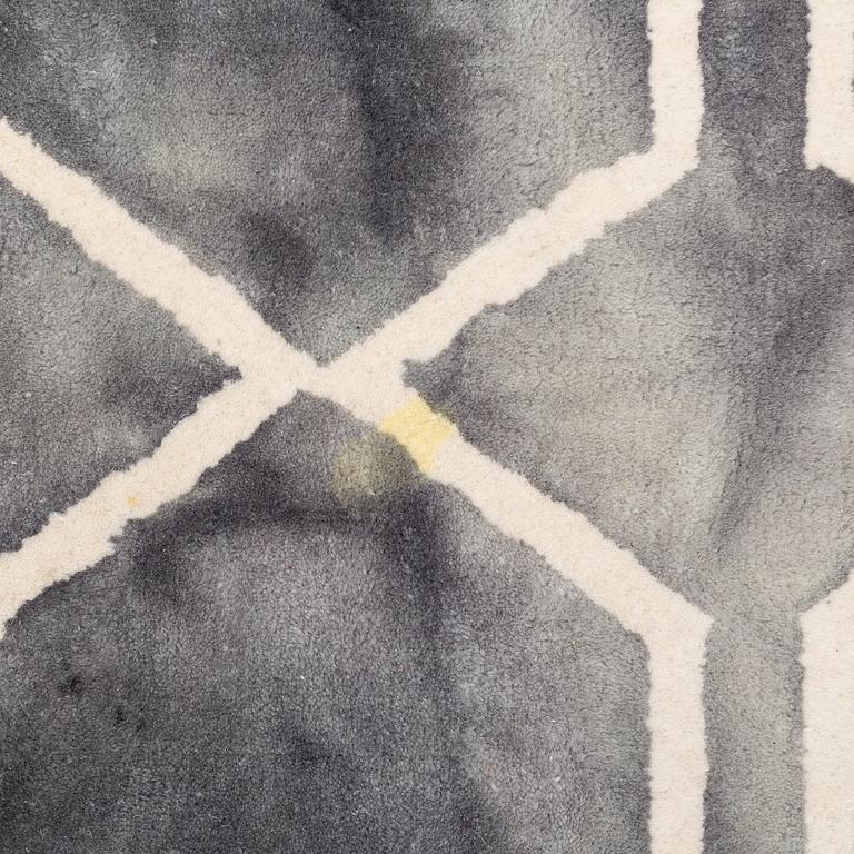 Matta, "Tie Dye Graphite Ink Rug", Dusty Deco, ca 395 x 290 cm.