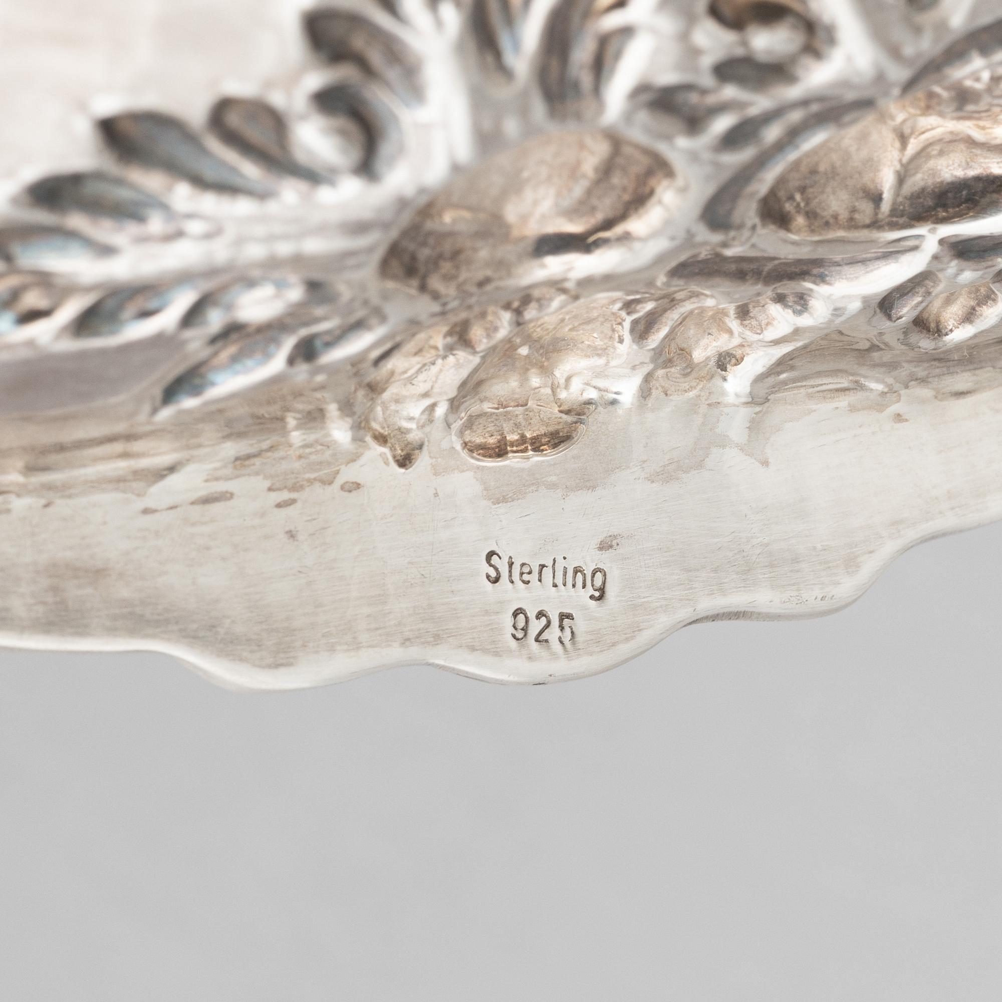 A sterling silver footed bowl, 20th Century.