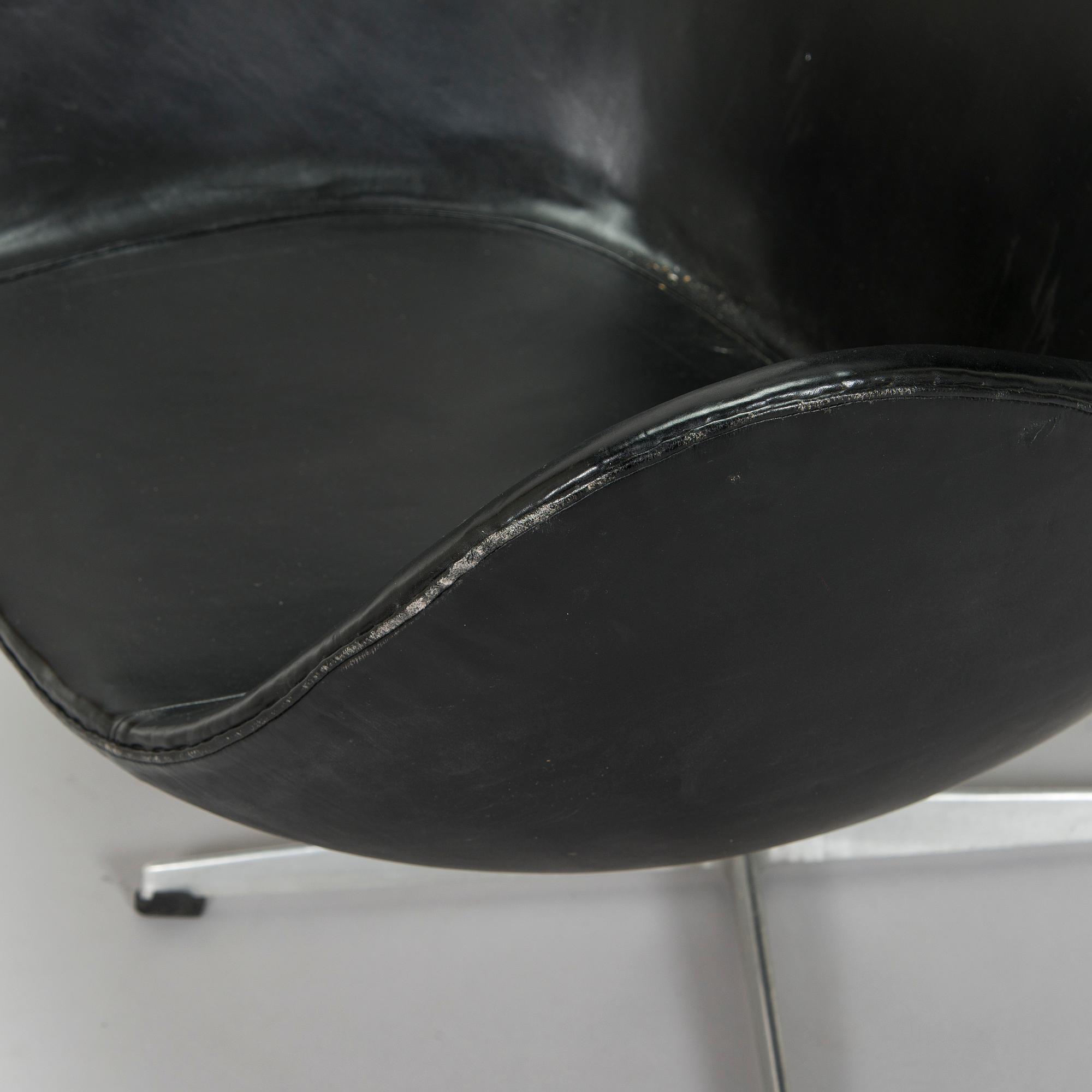 Arne Jacobsen, a black leather "Egg" armchair, Fritz Hansen, Denmark 1960/70s.