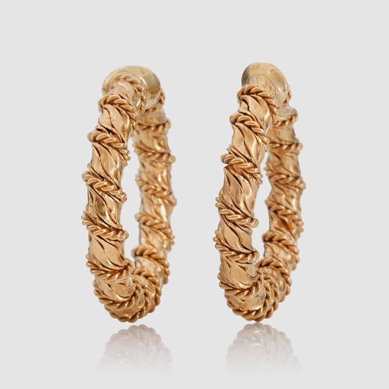 A pair of Cartier earrings. No 05035.