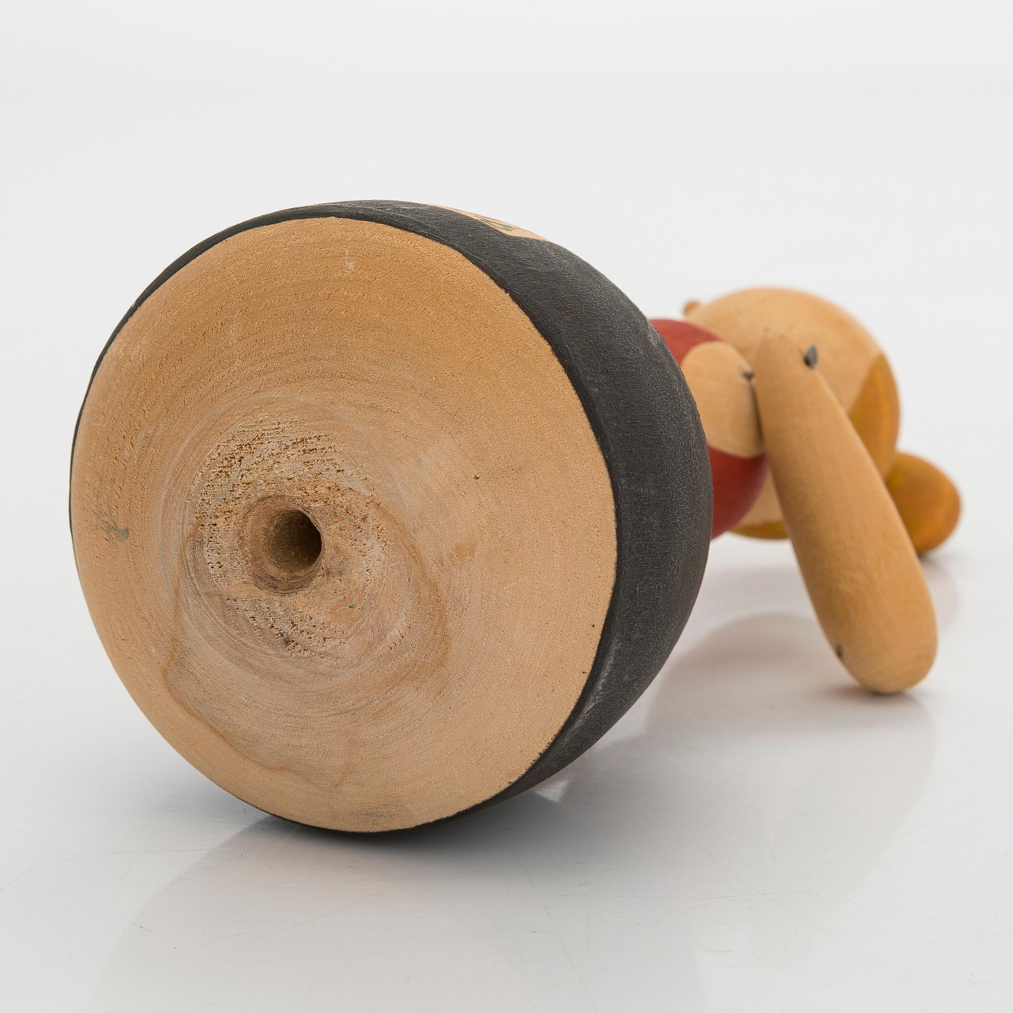 Kaj Franck, A 1940s wooden doll "Toto".