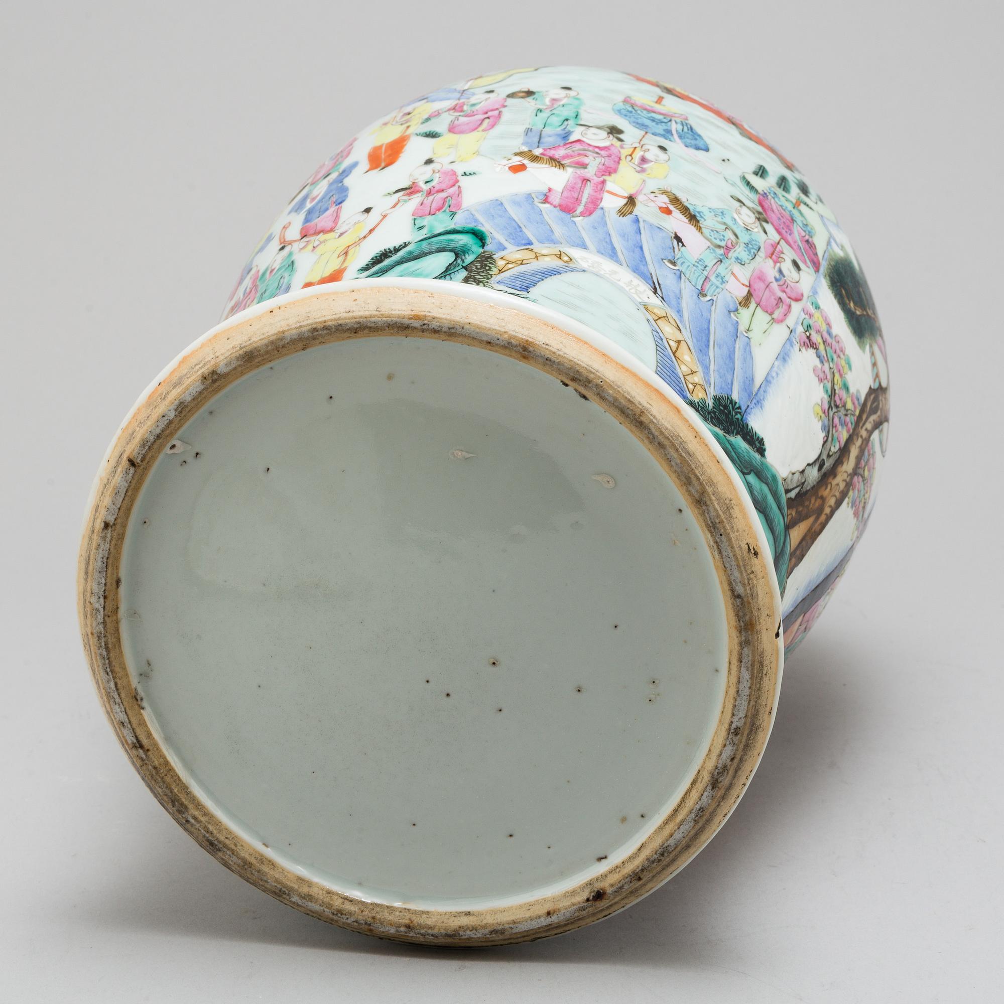 A famille rose vase with cover, late 19th century.