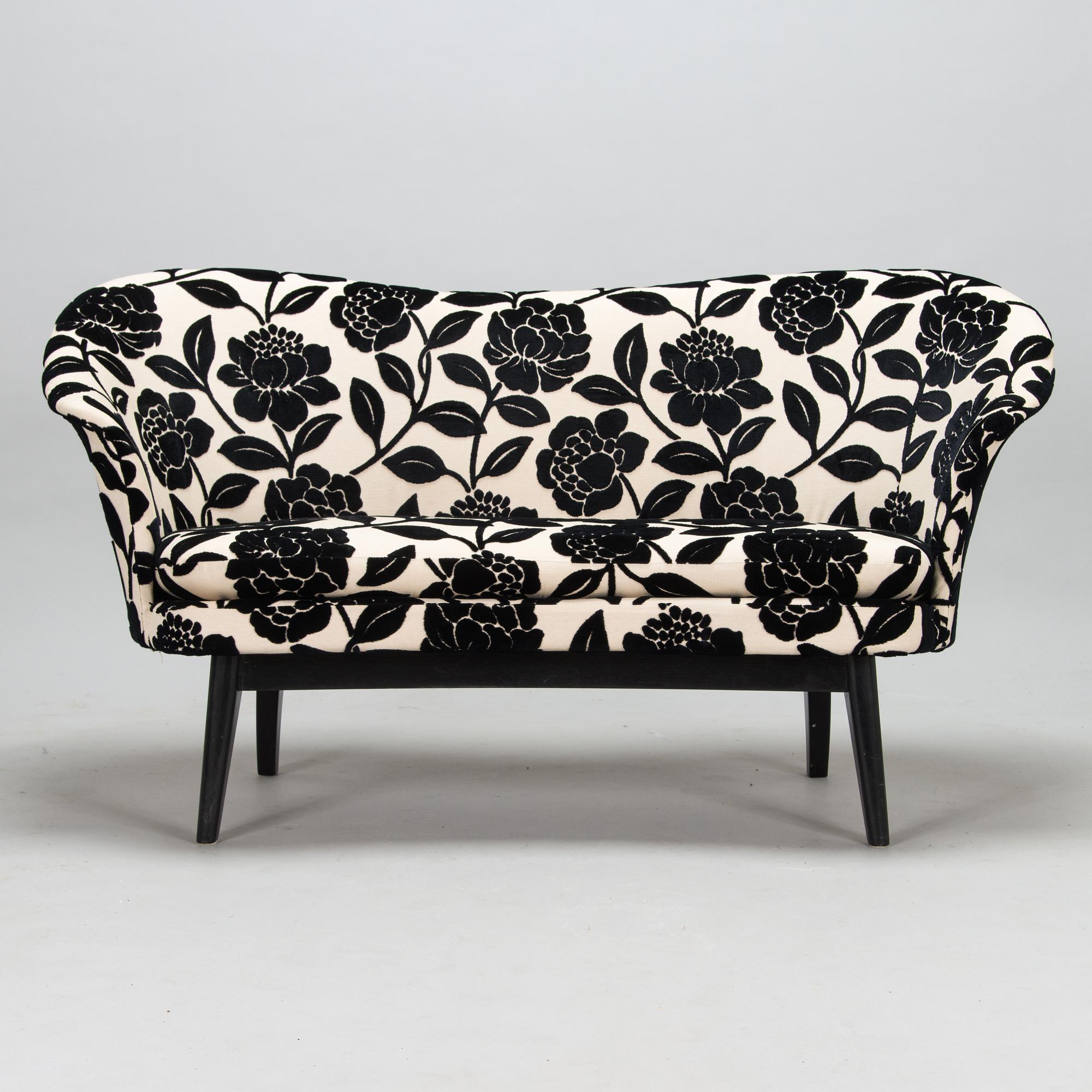 Olof Ottelin, soffa "Duetto" Kervo Snickerifabrik, Stockmann, 1900-talets mitt.