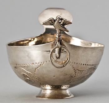 KÅSA, silver, ostämplad, troligen Sverige, bär graverad dat 1798. Vikt ca 60 gram.
