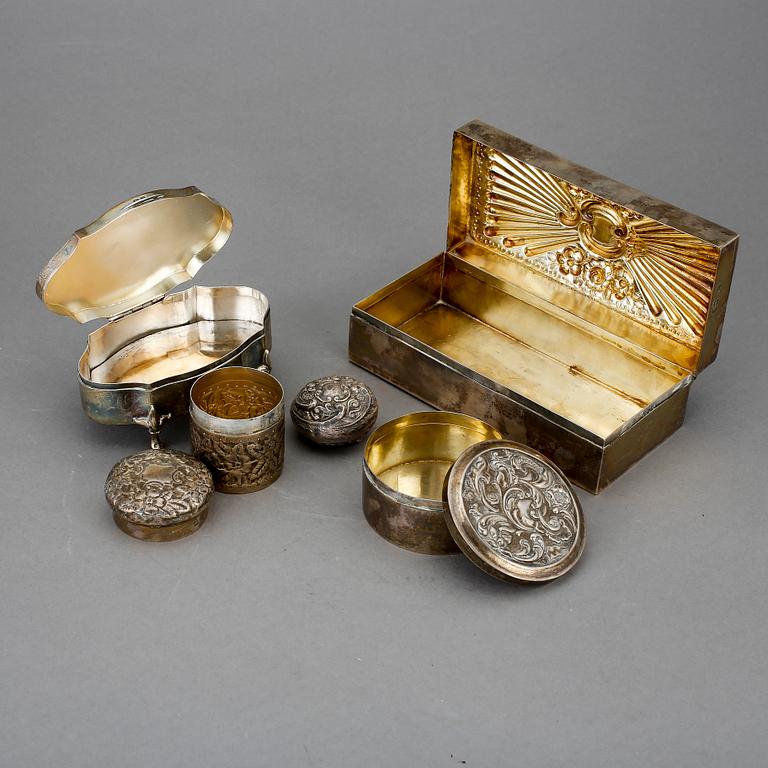 PARTI SILVER, 5 delar, främst England, 1800/1900-tal. Total vikt ca 544 gram.