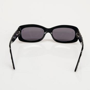 SOLGLASÖGON, Chanel.