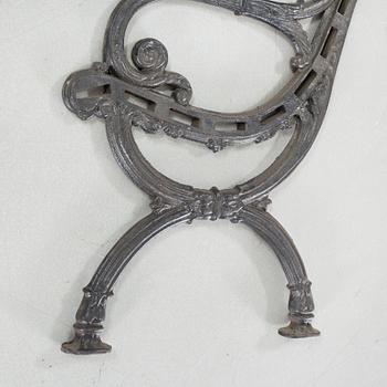 GAVLAR TILL TRÄDGÅRDSSOFFA, ett par, Näfveqvarns bruk, 1900-tal.