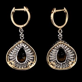 ÖRHÄNGEN, 1 par, 14K vitguld och guld, citriner och baguettslipade diamanter.