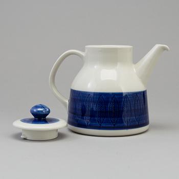 HERTHA BENGTSSON, servisdelar, 24 delar porslin, "Koka blå", Rörstrand, i produktion 1956-1988.
