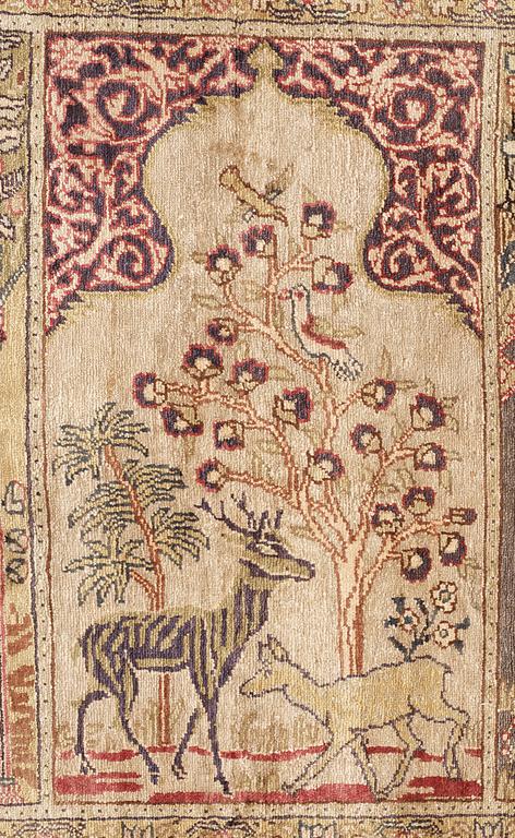 SEMIANTIK KAYSERI SAFF. 328 x 105 cm. (samt ca 1 cm slätväv på vardera kortsida).