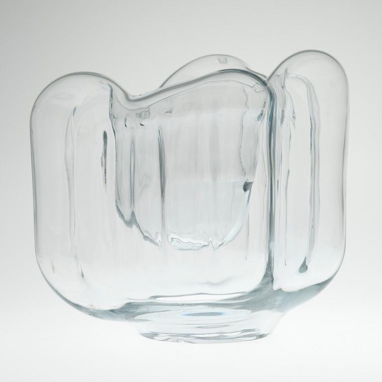 Erkkitapio Siiroinen, A GLASSCULPTURE.